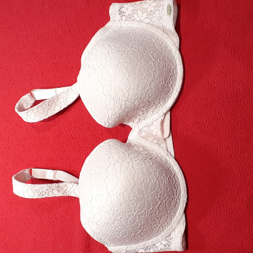 JESSICA SIMPSON BRA.